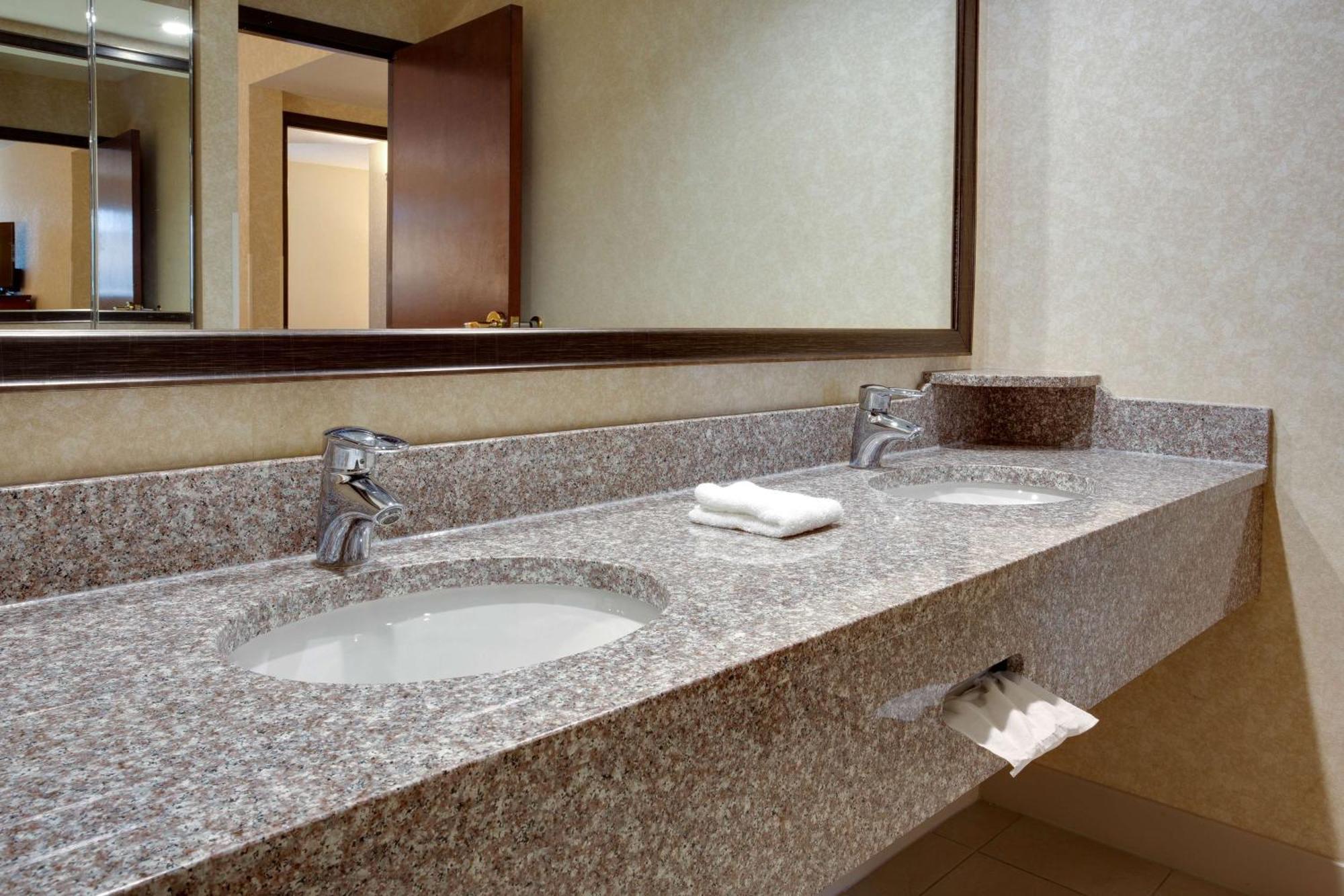 Drury Inn & Suites Terre Haute Eksteriør billede